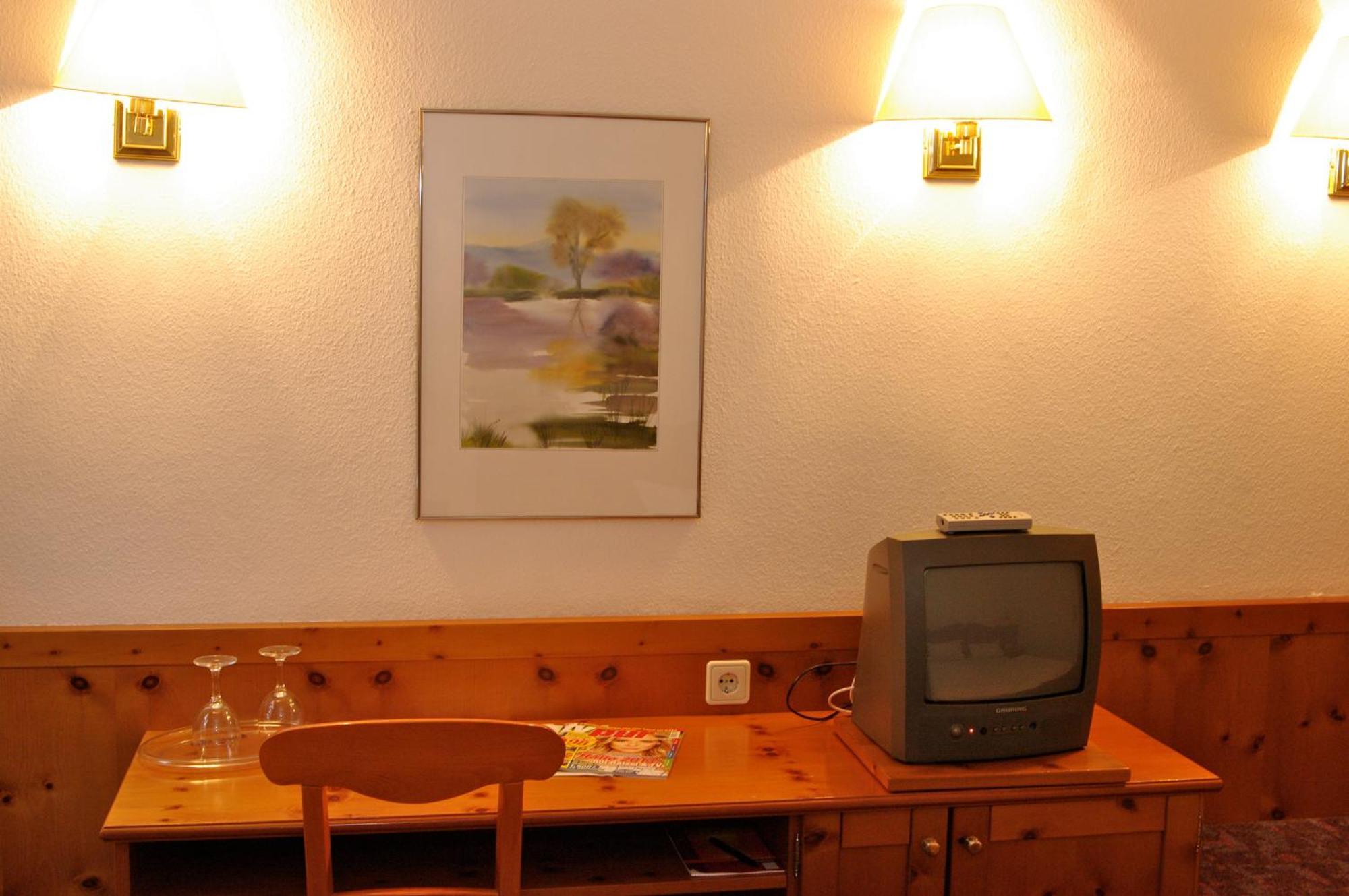 Gasthof Zum Kauzen Ochsenfurt Buitenkant foto