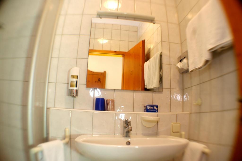 Gasthof Zum Kauzen Ochsenfurt Kamer foto
